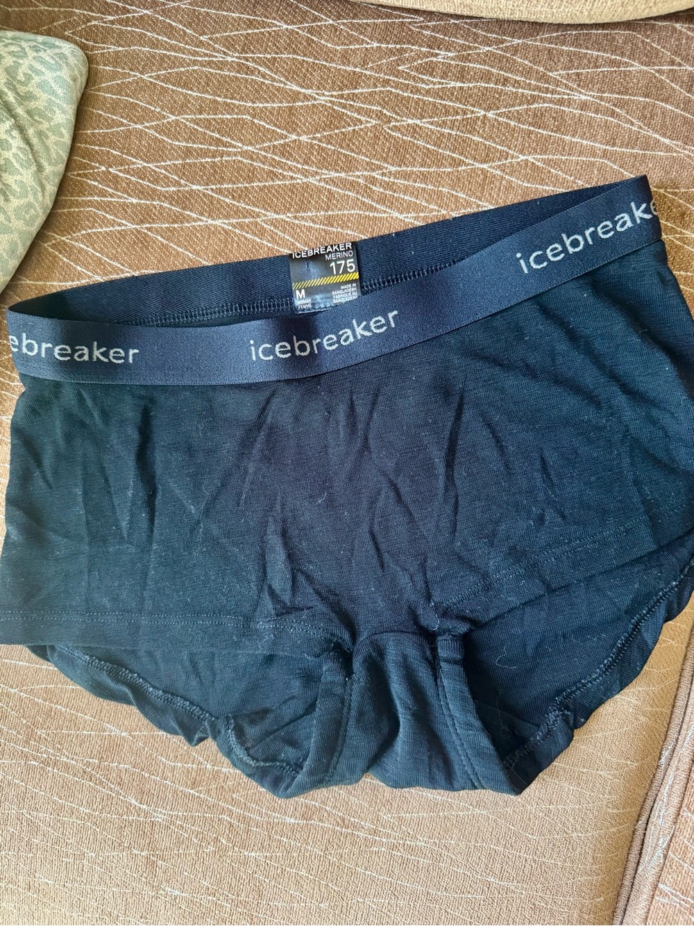 Icebreaker Women’s Medium Wool Boyshort - Solid Black